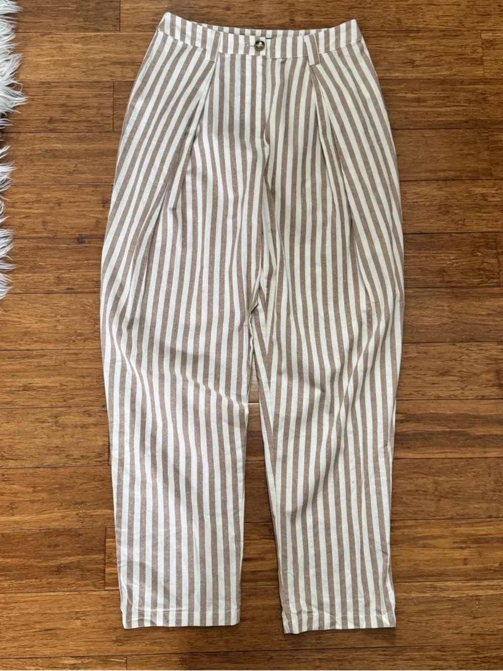 Nasty Gal striped tapered trouser off white/tan 100% cotton Size 4 - Picture 4 of 10